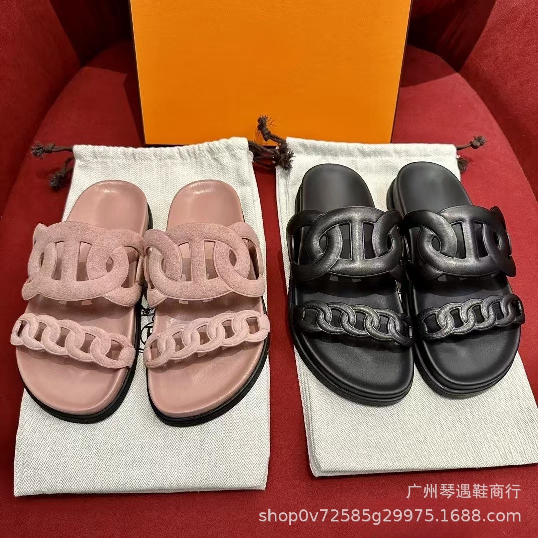 Foreign Trade Chain Pig Nose Thick-Soled Sandals for Women 2026 New Model Versatile Fashion Hollow Beach Thick-Soled Slippers