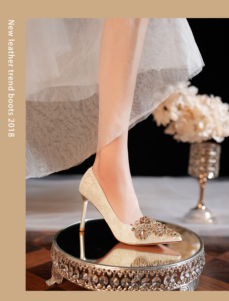 2024 Nuovo Punta Acqua Diamante Tacco Fine Seta Bordo Oro Banchetto di Nozze Scarpe da Sposa Scarpe da Damigella D'onore Rosso Celebrazione Banchetto di Nozze_voghion.com