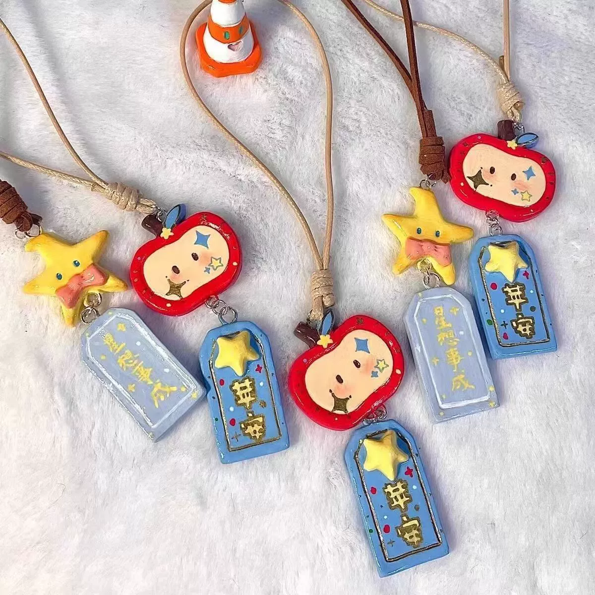 Полуфабрикат брелока-лямки из вощеного шнура ручной работы с тонким алмазным узлом