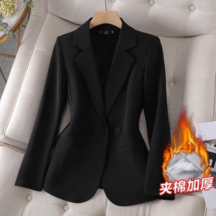 ��ɫ���b����Ů�ﶬ2023�¿���Ӻ�A��С���������I���e����