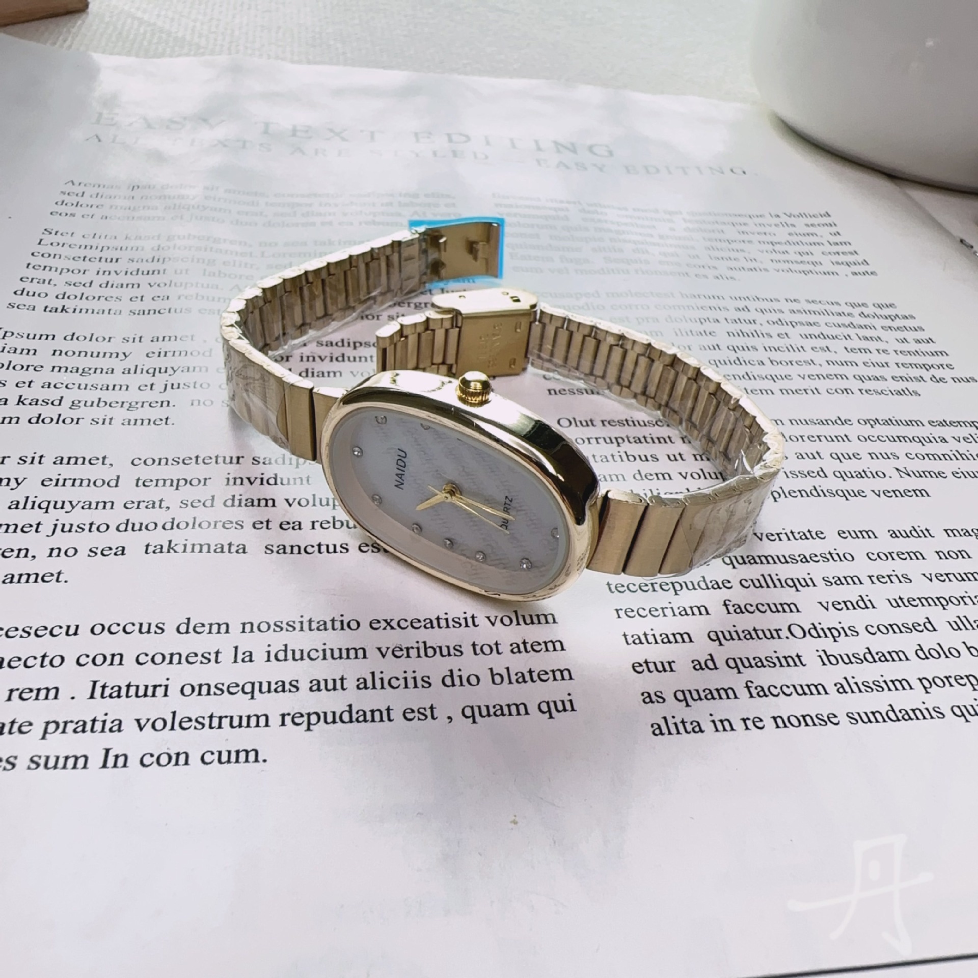 Quartz Movement Classic Style Solid Color Folding Buckle Quartz Watch Women's Watches