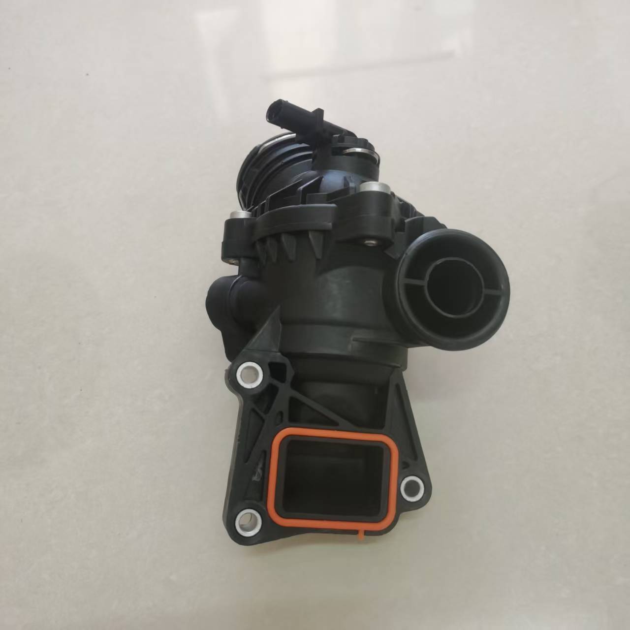 2762000515 2762000115 2762000015 Suitable for Mercedes-Benz M276 thermostat through hole