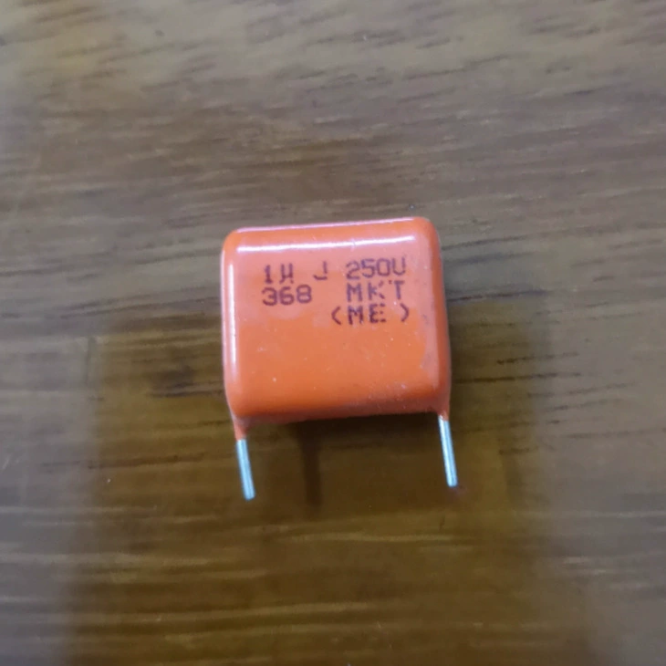 Новый импортный CBB конденсатор 105 1.0uf 250V Пленочные конденсаторы Расстояние: 15mm