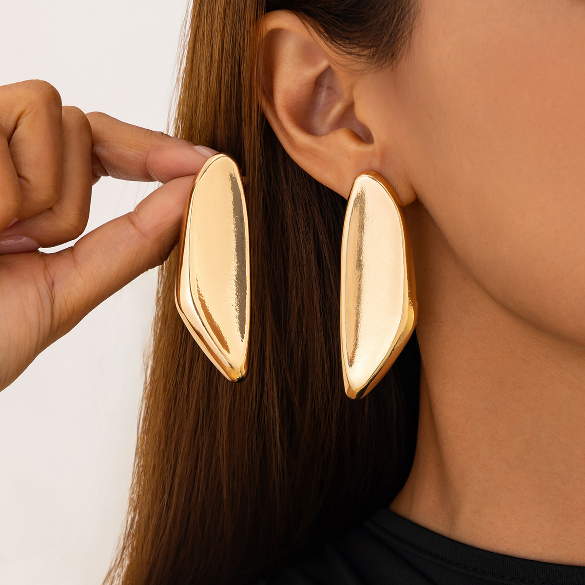 22g Weight Metal Ear Needle Material Drop Earrings, Ear Studs Classification 1 Pair Quantity Holiday, Street Occasion Metal Material Geometric, Heart Shape Pattern All Seasons Season Women's Gender Polished Finish Plating Design Retro, Classic Style Style 1 Pair Retro Classic Style Geometric Heart Shape Plating Metal Drop Earrings Ear Studs 17
