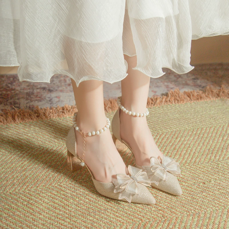 Туфли на высоком каблуке женщины 2024 новые полые женские туфли на толстом каблуке мастер свадебные туфли