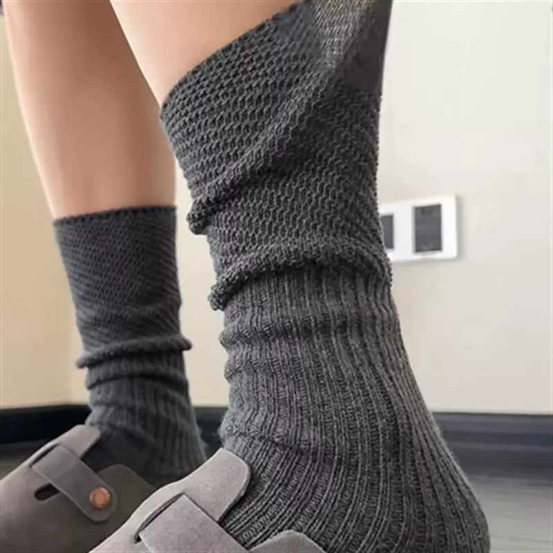 Старый стиль Qian нише ретро толстая игла серые носки в тренде простой дизайн может складываться спортивный стиль пеллет женские носки