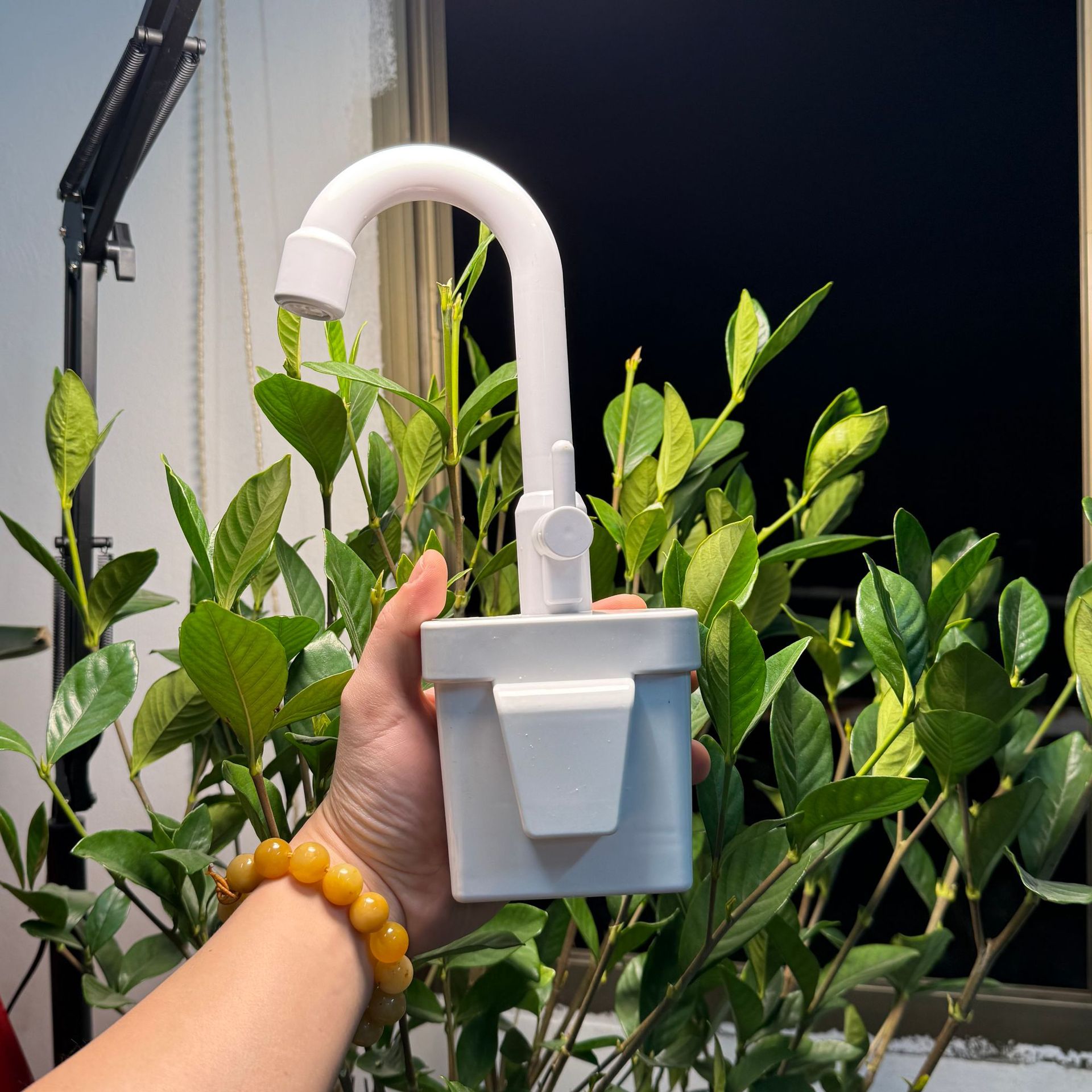 Grifos eléctricos juguetes de agua circular a través de la simulación de la casa cocina lavabo de verduras de madera mesa de comedor lavavajillas de apoyo