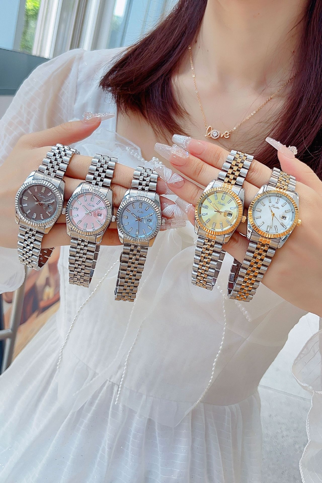 90g Weight Tempered Glass Mirror Material Casual Simple Style Commute Round Butterfly Double Snap Quartz Watch