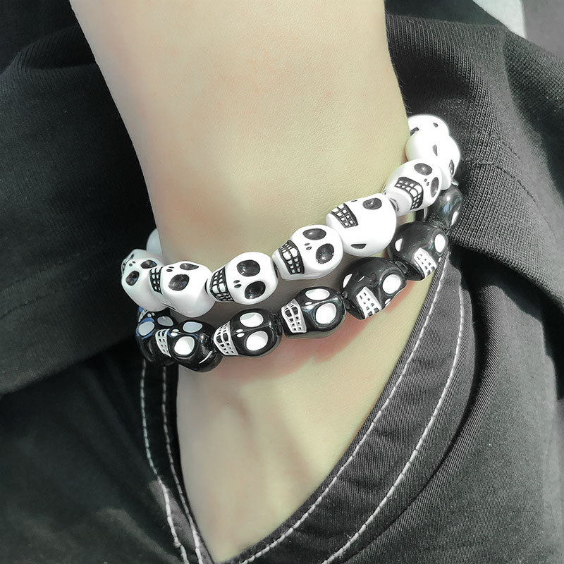 Braccialetto teschio con perline punk di vendita calda per uomo e donna, braccialetto testa fantasma, gioielli retrò di Halloween scuro_voghion.com