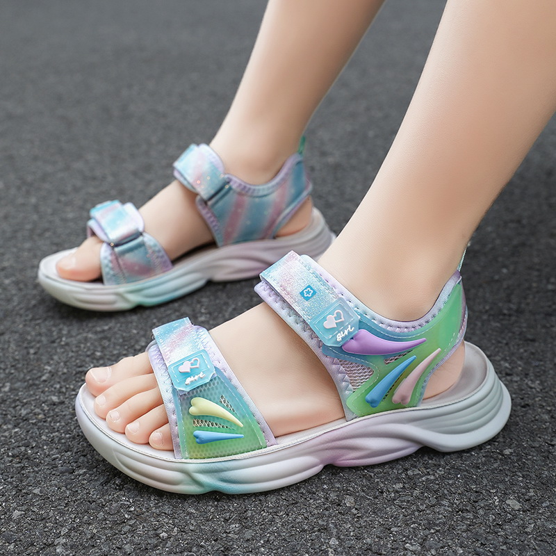 Sandálias de niñas verano 2025 nuevas niñas princesa zapatos de playa zapatos deportivos para niños grandes