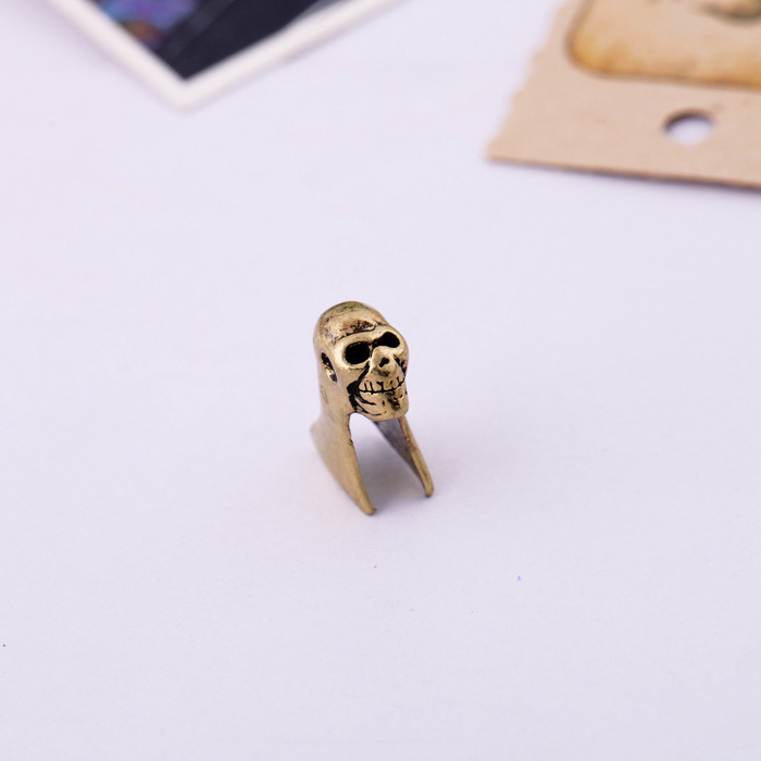 Vente En Gros Bijoux Rétro Forme De Crâne Clip D&#39;oreille En Cuivre Nihaojewelry display picture 6
