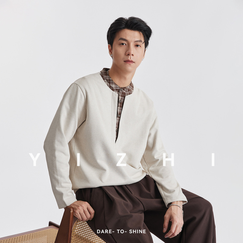Also, the 2026 autumn/winter collection features a men's loose-fit, casual, and versatile long-sleeved sweatshirt with a plaid patchwork design, perfect for everyday wear Also, the 2026 autumn/winter collection features a men's loose-fit, casual, and versatile long-sleeved sweatshirt with a plaid patchwork design, perfect for everyday wear