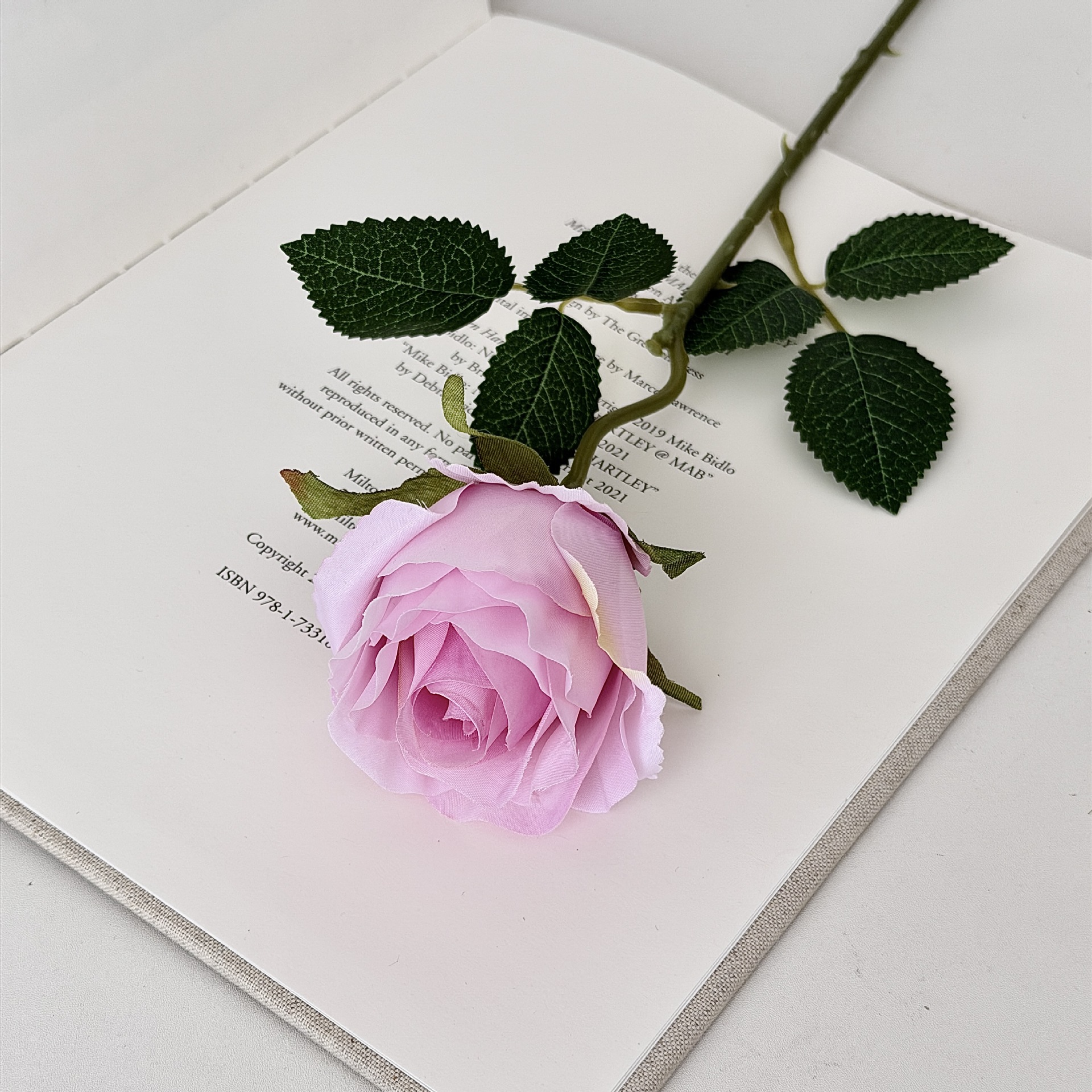 Rosas búlgaras de alta calidad imitación de seda ramo de flores falsas decoración de decoración de la mesa interior de la sala de estar