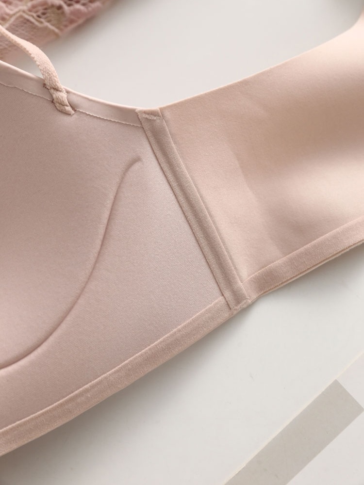 Hígado caliente japonés empuja hacia arriba engrosado sin costuras de una pieza sujetador inalámbrico pecho plano pecho pequeño traje de ropa interior grande