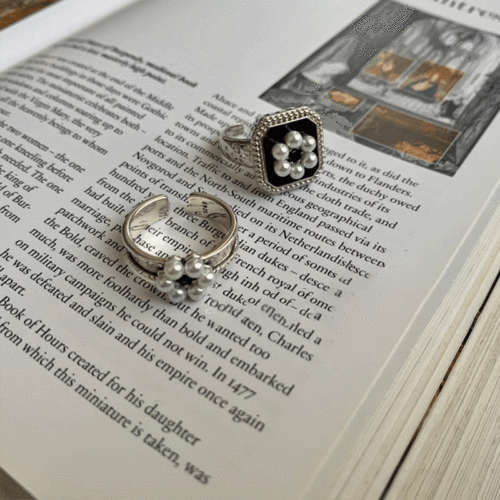 Sterling silver French Hepburn palace style square pearl flower ring internet celebrity same style vintage retro trend