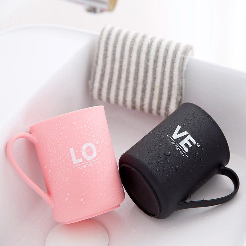 Tazas de pareja estudiantes tazas de cepillo de dientes creativas LOVE tazas de enjuague casero tazas de enjuague bucal dormitorio tazas de baño tazas de cepillo de dientes al por mayor