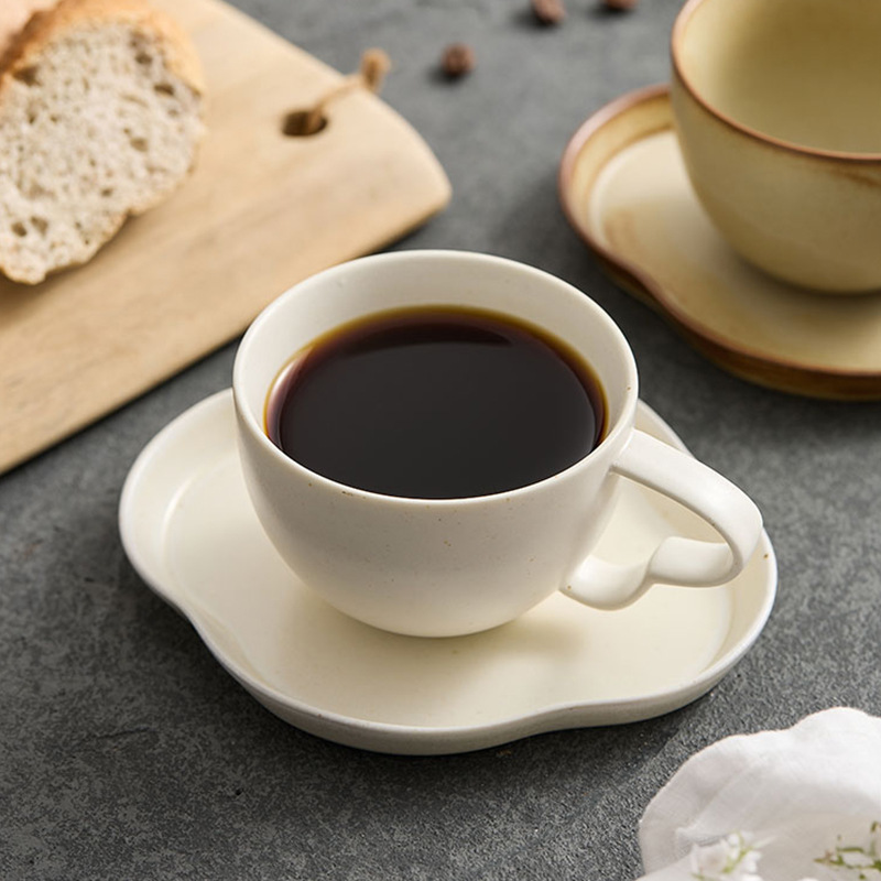 Taza de agua de montaña y río nubes taza de cerámica creativa en el hogar para regalar horno de regalo alto valor facial taza al por mayor