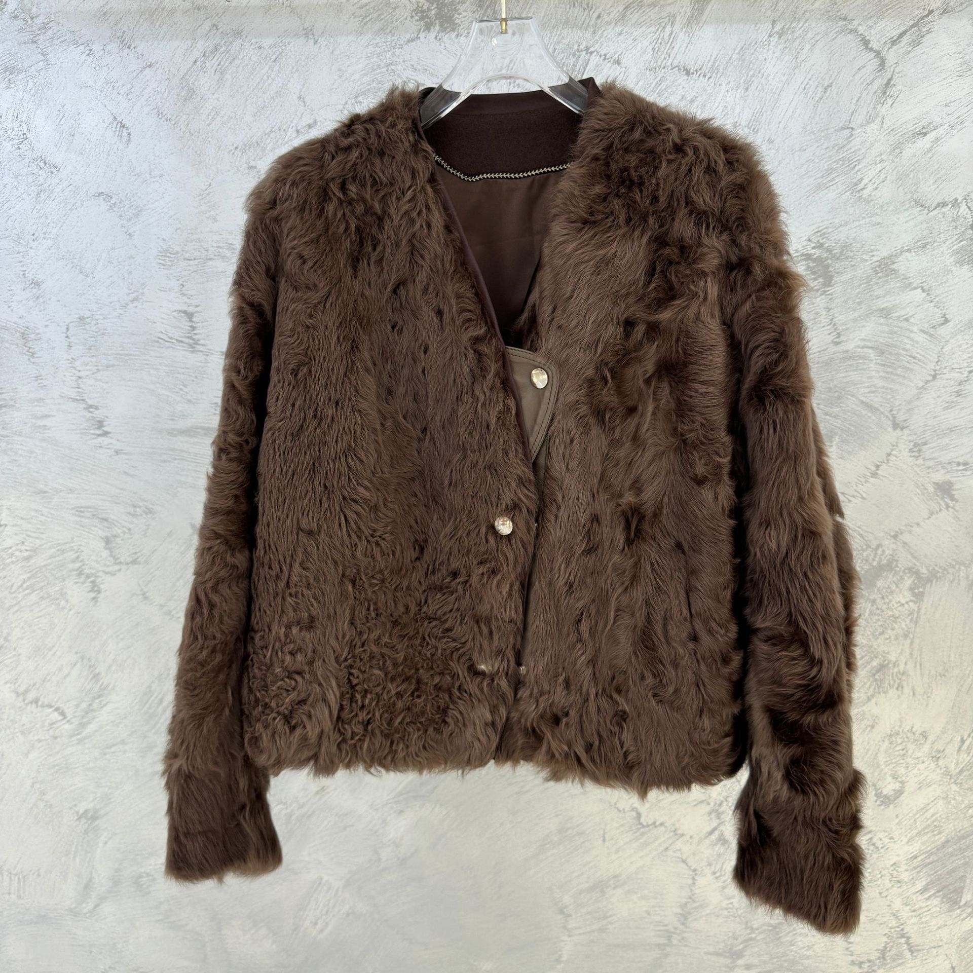 2025冬季新款小湖羊皮毛外套白鹅绒内胆女中长大衣宽松显瘦羊羔毛