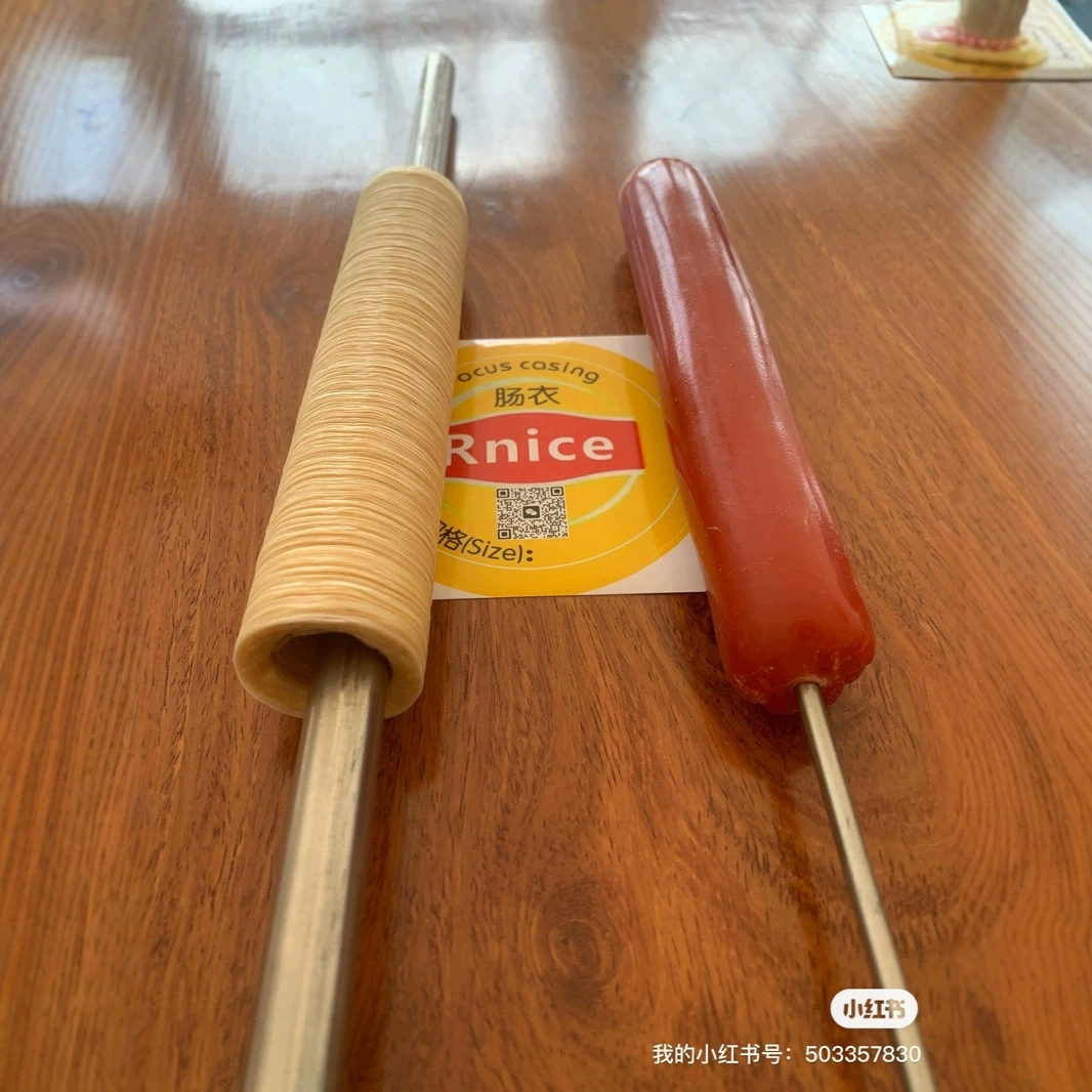 Имитация свиной оболочки 30 мм, подходящая для машинной вязки, производства аутентичных хрустящих колбас, цветочных колбас, жареных колбас.