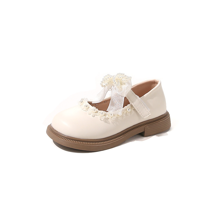 Zapatos de cuero de niñas arco de perla zapatos princesa 2025 primavera y otoño nuevos zapatos de un solo niño estudiantes zapatos de rendimiento negro