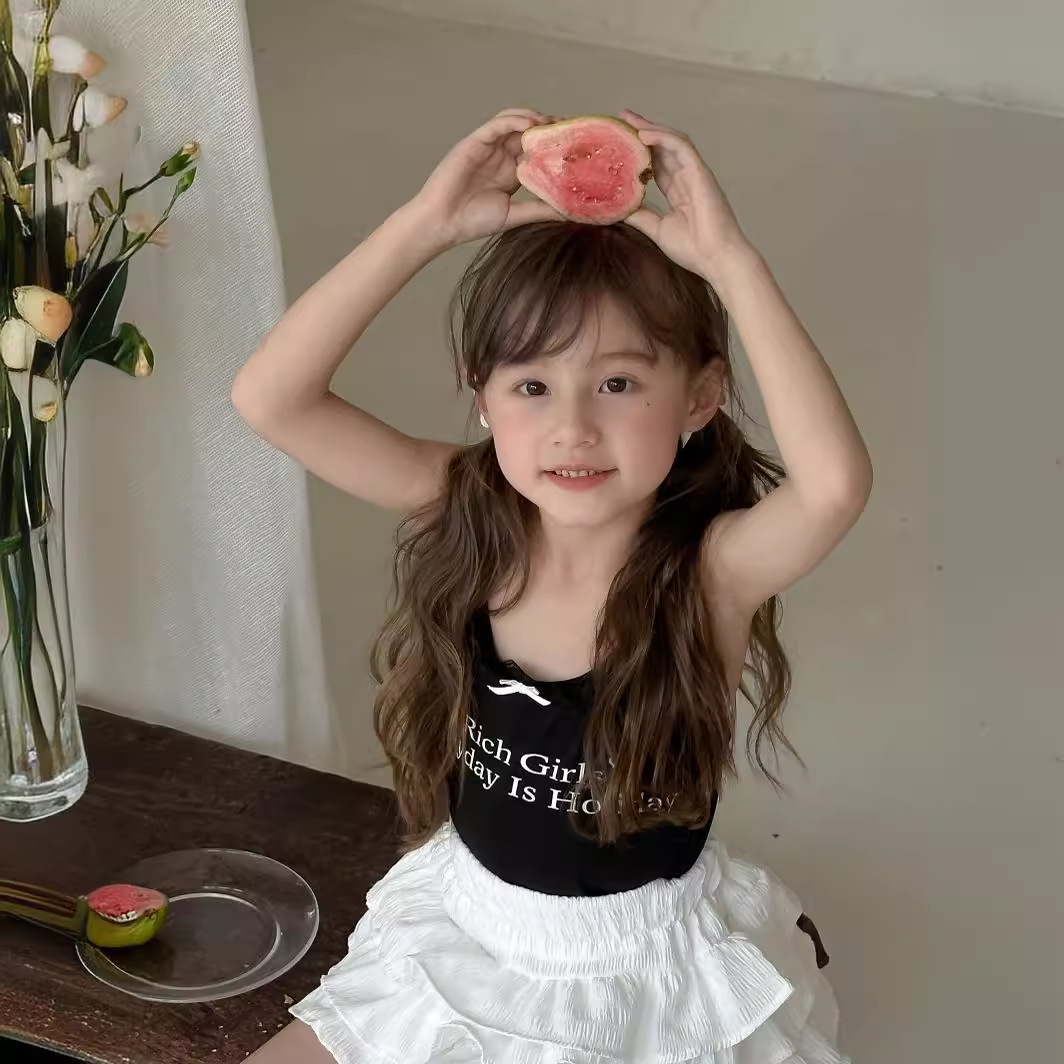 童T恤2024夏女童甜美花邊蝴蝶結吊帶衫女寶字母印花無袖T恤衫上衣