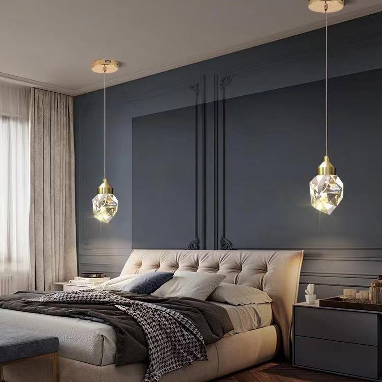 Una sola cabeza simple lámpara de cristal luminosa pasillo cama pequeña personalidad lujosa lámpara de cristal simple dormitorio