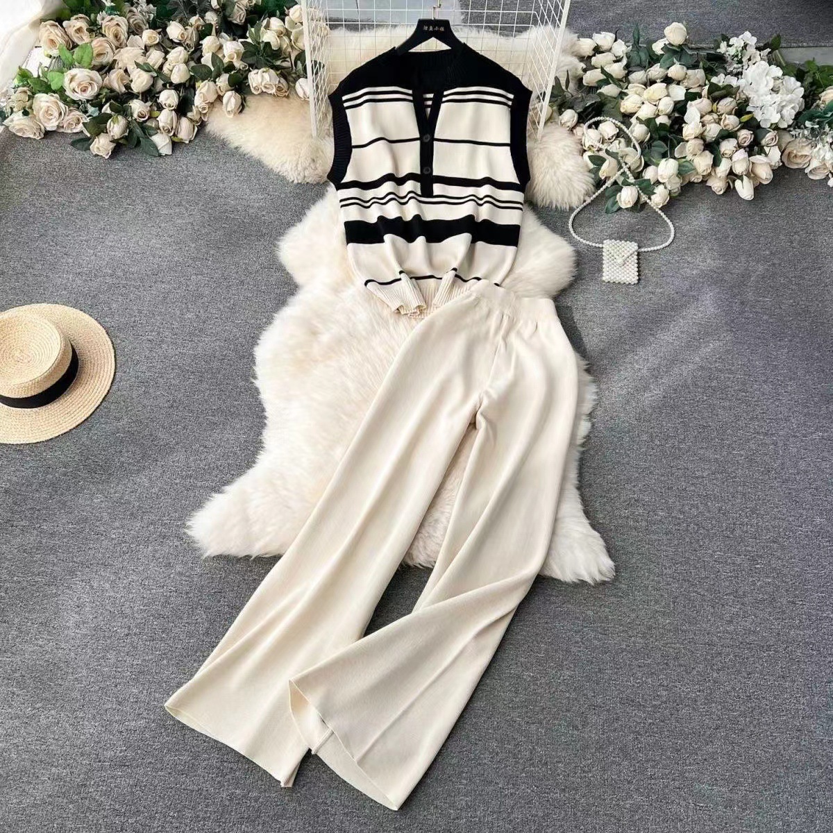 senso del design femminile canotta abbinata ai colori versatile vita alta pantaloni larghi gamba abito due pezzi alla moda_voghion.com