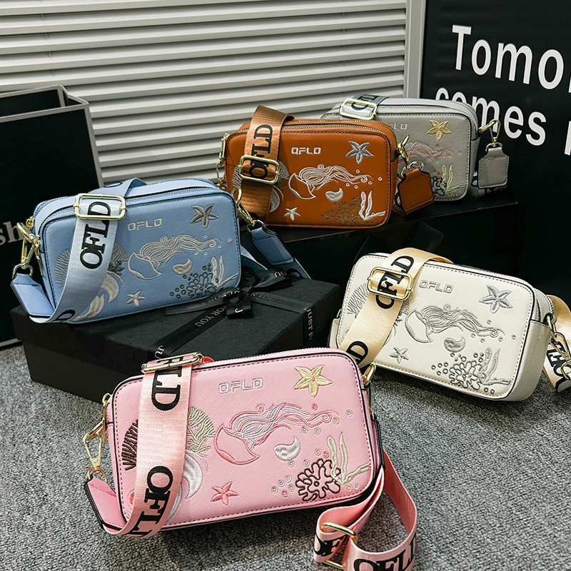 Comercio exterior transfronterizo bordado de alta gama estilo occidental todo fósforo pequeño bolso cuadrado femenino 2025 nuevo bolso de mensajero de moda para teléfono móvil