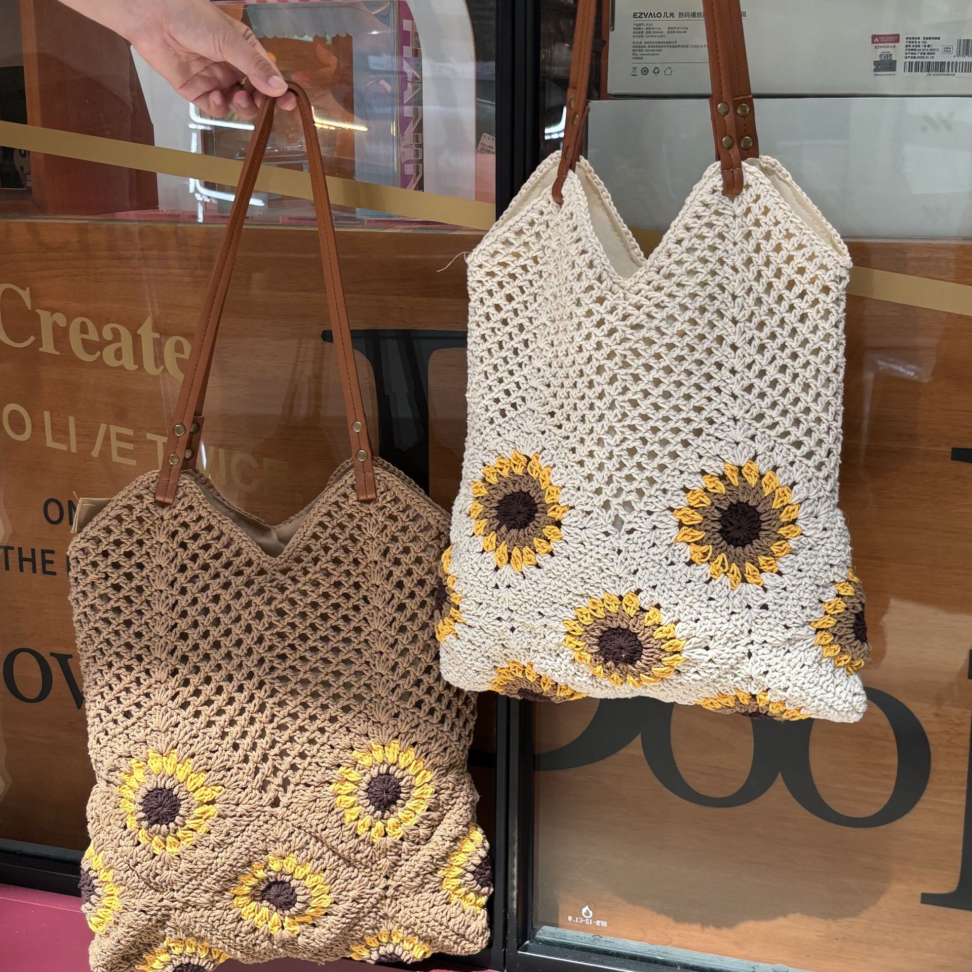 Capacious summer beach straw bag one shoulder