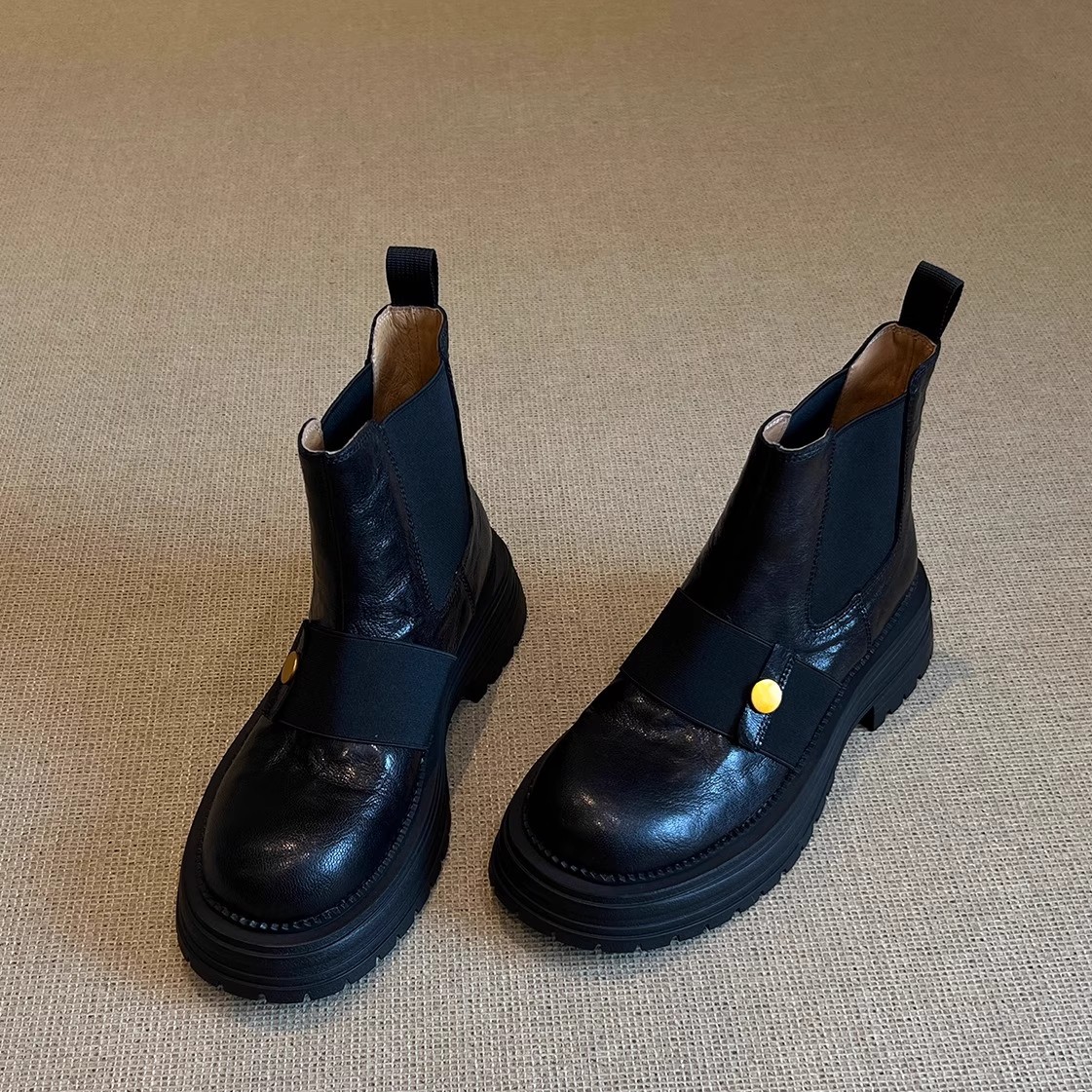Stivaletto alla caviglia in pelle stile britannico da donna, modello invernale 2026 con tacco grosso, tacco medio, suola morbida marrone, versatile._voghion.com