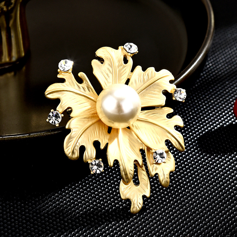 Vintage Sun Cloud Brooch For Men Minimalist Elegant Accessories_voghion.com
