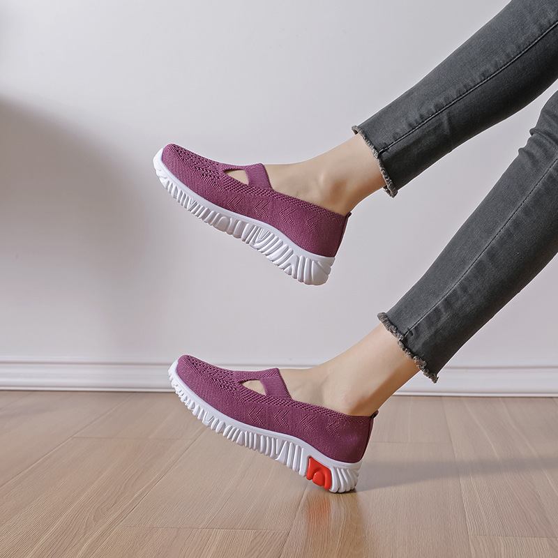 Directo de fábrica verano nueva superficie de malla transpirable volando tejido madre de mediana edad y ancianos zapatos cómodos antideslizantes zapatos de baile cuadrados de mujer