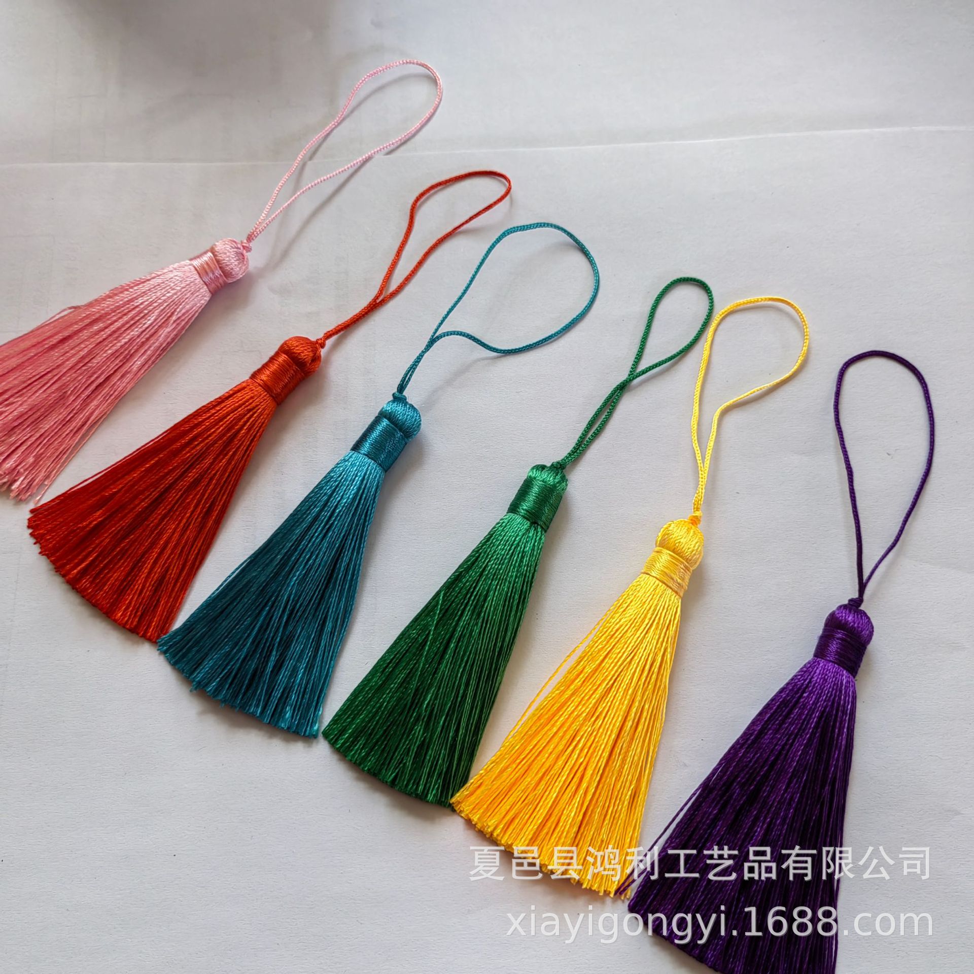 厂家直销手工流苏古风包包挂饰服装挂饰小流苏香包垂直小胖须