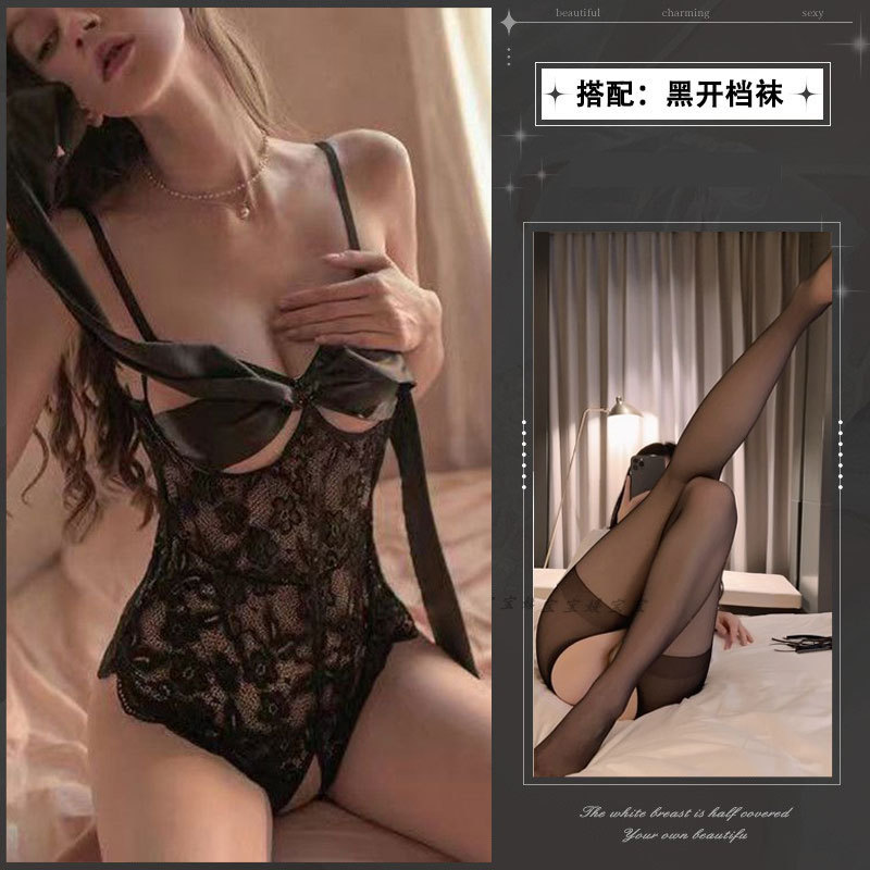 블랙 오픈 점프수트 + 블랙 오픈 양말