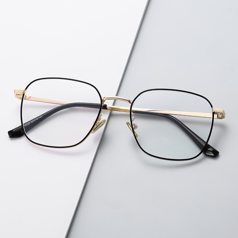 Trendy Men's Non-Prescription Computer Glasses, Photochromic, Customizable Prescription, Anti-Blue Light Eyeglass Frames 18322 Trendy Men's Non-Prescription Computer Glasses, Photochromic, Customizable Prescription, Anti-Blue Light Eyeglass Frames 18322