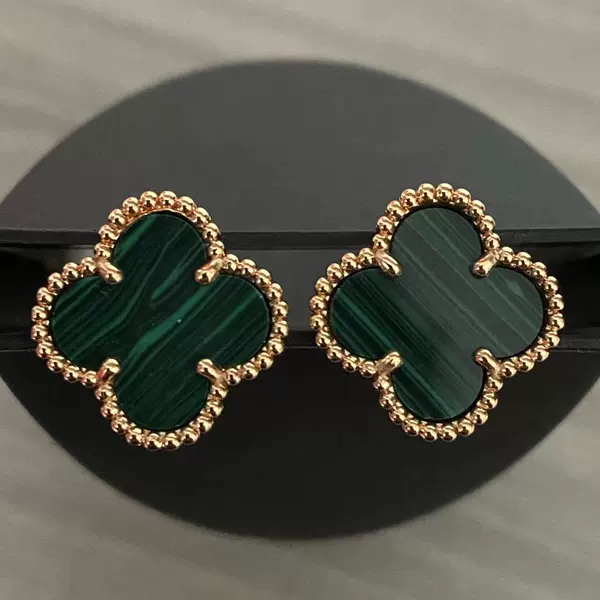 Golden earrings malachite, pink gold