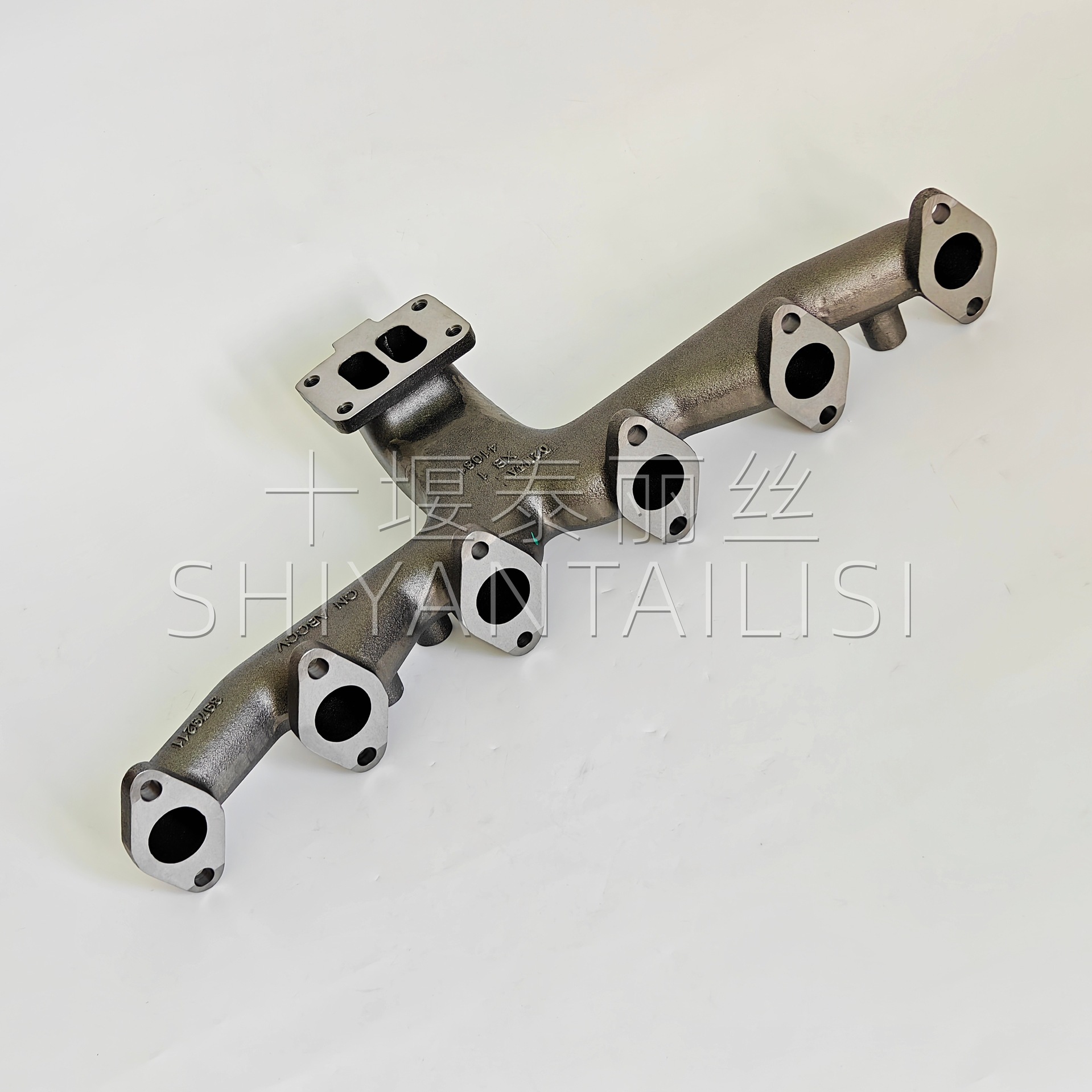 3979211 Exhaust manifold is suitable for Cummins ISDE6.7L diesel engine exhaust pipe