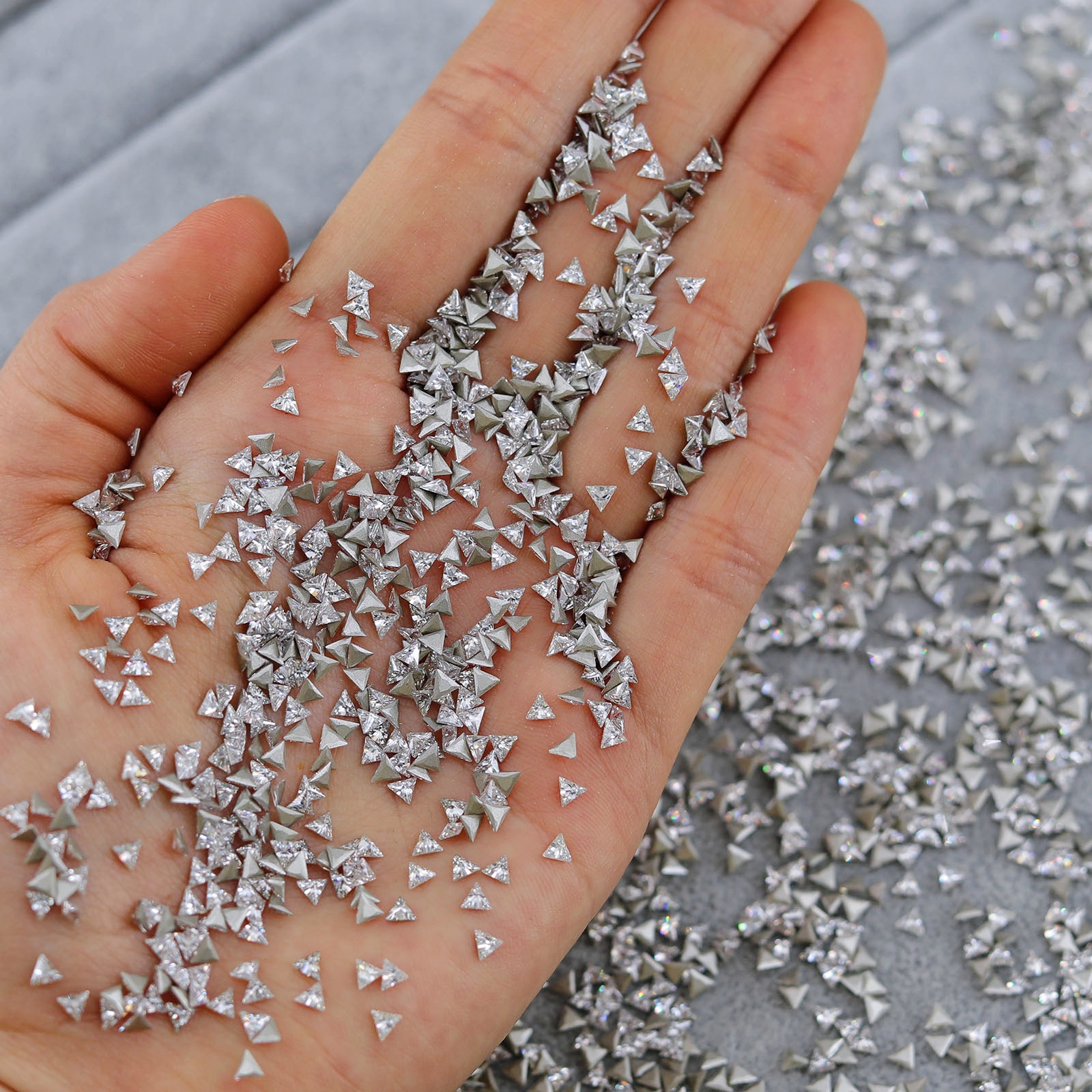 Fondo plano circón blanco-3*3mm triángulo