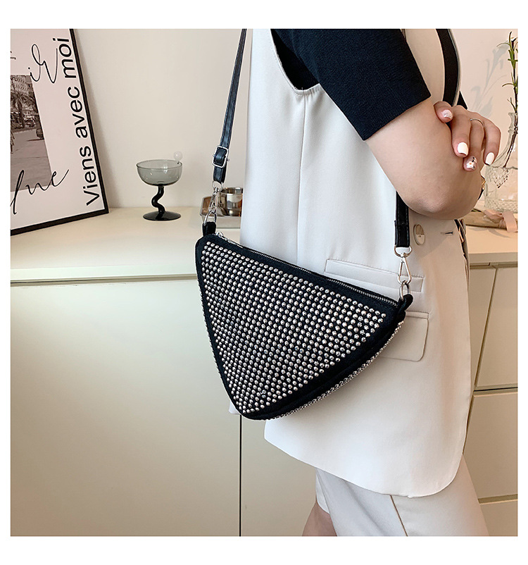 2022 ربيع جديد الأزياء Crossbody الغربية الكتف الإبط حقيبة display picture 1