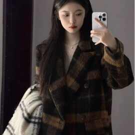 感新款双排扣格子秋冬呢子大衣女温柔时尚复古毛呢外套小个子高级
