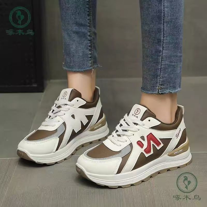 2026 primavera y otoño nueva moda versátil con suela gruesa zapatos deportivos casuales ligeros estudiantes zapatos deportivos transpirables padres zapatos mujeres