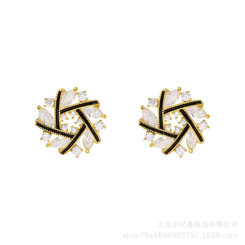 S925 Pendientes de perlas de temperamento Pendientes de lujo ligero de alta gama Pendientes al por mayor y al por menor transfronterizos Mujeres