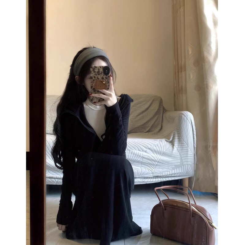 Casual Fashion Hooded Top and Gray Skirt Set for Women, 2026 New Style, Very Stylish Two-Piece Outfit for Early Spring