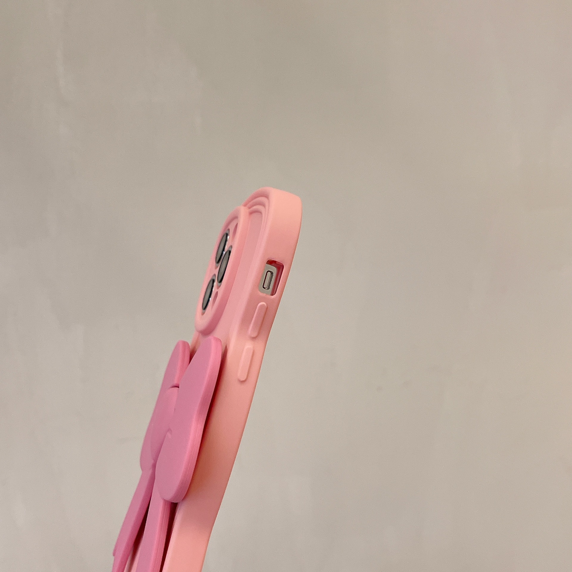 4072DBD3-410F-48CB-A128-FF0230