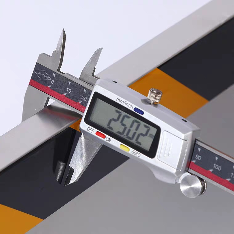 定做不鏽鋼防鼠板變電站檔鼠板倉庫配電室機房家用擋鼠板食堂倉庫