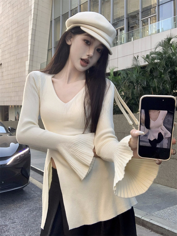 纯欲风深V领长袖秋季时尚气质开叉下摆收腰显瘦喇叭袖内搭上衣ins|undefined