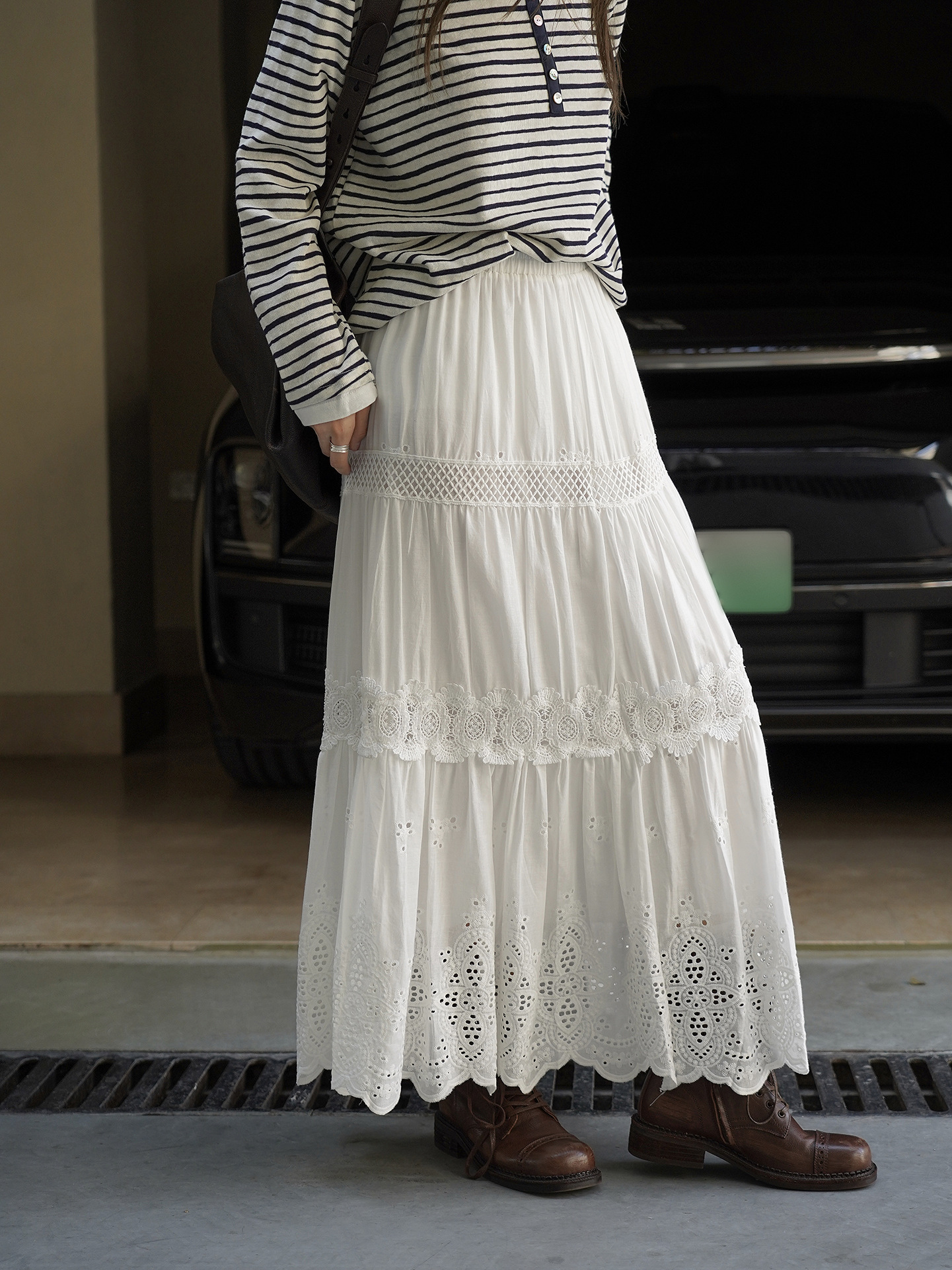 Louvre Early Autumn New Bohemian Romantic Style Hollow Lace Petal Solid Color Loose Wide Hem Long Skirt For Women_ecoleips.com