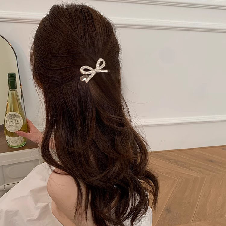 Super flash diamante arco clip lateral clip de metal clip de boca de pato fijación de cabello de la niña joyas de cabeza clip rojo