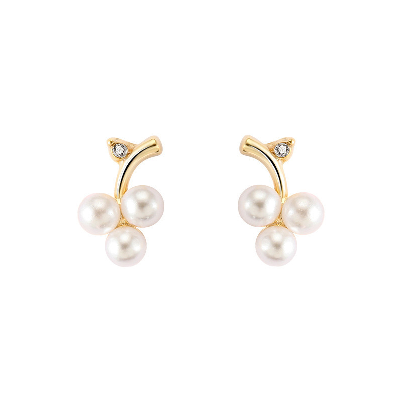 Agujas de plata, racimos de uvas, pendientes de perlas, pequeños y exquisitos, pendientes de todo fósforo de moda, sentido de diseño, pendientes de temperamento de nicho al por mayor