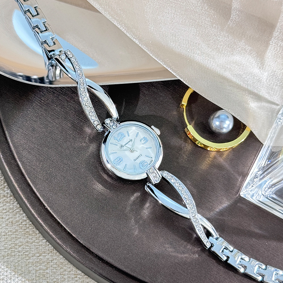 Cross-border Small and Exquisite Luxury Watch Women's Round Cross Diamond small size Bracelet Watch Women's Quartz Watch